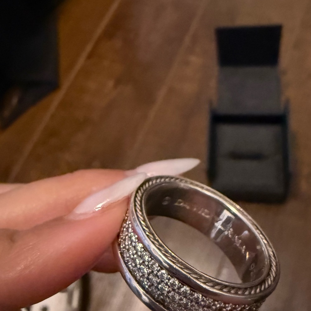 David Yurman STREAMLINE® PAVÉ THREE ROW BAND RING - Picture 5 of 6